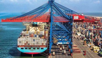 زيادة 67% فى تداول  الصادرات والواردات و13 % بالسفن بقناة السويس للحاويات فى 5 شهور 