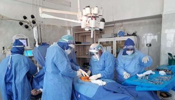 عملية جراحية لمريض كورونا