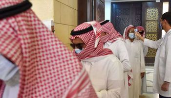 السعودية تعلن رفع حظر التجول مع استمرار تعليق الحج العمرة