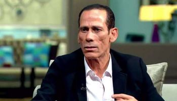 محمود عزب 