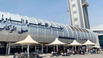  مطار القاهرة يستقبل  23 رحلة جوية استثنائيه قادمة من 9 دول 