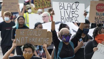 مظاهرات مناهضة للعنصرية 