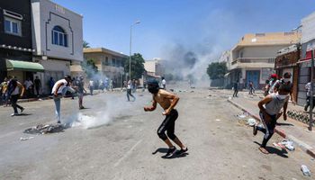 مواجهات بين الشرطة ومحتجين في تونس