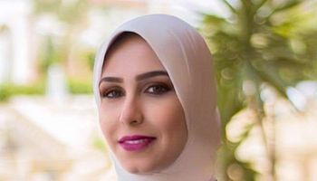 الإعلامية أميرة عبد المهيمن مذيعة الأخبار