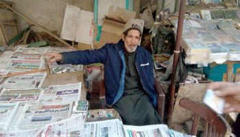 الراحل محمد إبراهيم أبو المعاطى، أقدم بائع صحف بكفر الشيخ 