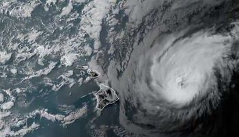 إعصار دوجلاس بهاواي