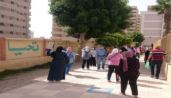 تطبيق الإجراءات الاحترازية أثناء دخول طلاب الثانوية اللجان بالإسكندرية