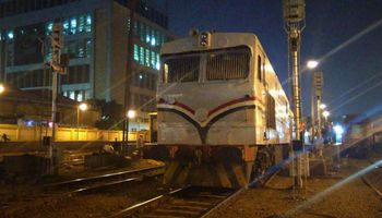 توقف قطار القاهرة - أسوان لإنقاذ شاب في حالة إغماء بعد حقن نفسه بمادة مخدرة
