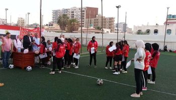 فتيات مطروح تطالب الشباب والرياضة بالاهتمام بكرة القدم النسائية 