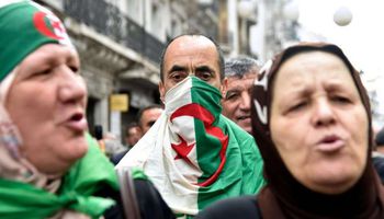 مواطنون في الجزائر