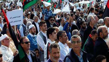  المتظاهرين في طرابلس
