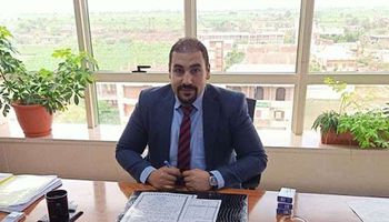 الدكتور أحمد بسيوني مدير مستشفى أرمنت 
