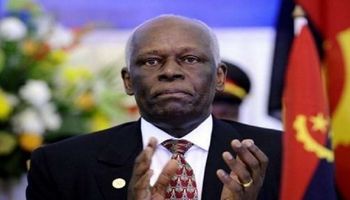 الرئيس الأنغولي السابق خوسيه إدواردو دوس سانتوس