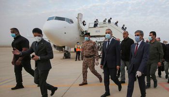الكاظمي يغادر بغداد 