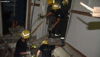 انهيار مبنى سكني في جدة