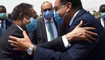 زيارة وفد مصري برئاسة رئيس الوزراء إلى السودان 