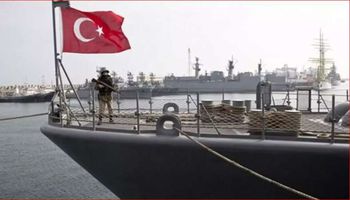 سفينة تركية في البحر الأبيض المتوسط   