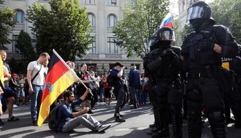 شرطة برلين تفرق احتجاجا على قيود فيروس كورونا