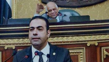 محمود حسين" : وزير الشباب والرياضة وعد بحل أزمة المصري في مباراة حرس الحدود