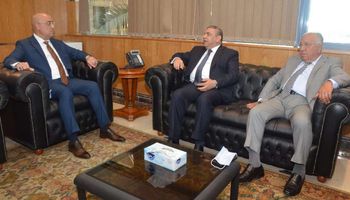 وزير الاسكان يلتقي رئيس اتحاد المقاولين العراقيين