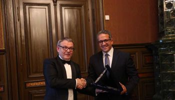	وزير السياحة والآثار يلتقي وزير الثقافة التشيكي لبحث تعزيز سبل التعاون بين البلدين