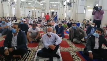 وزير الشباب و الرياضة يشارك البورسعيدية فى اول صلاة جمعة بعد قرار فتح المساجد