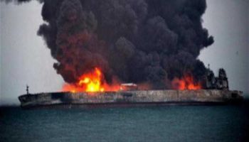 البحرية: السيطرة على حريق ناقلة نفط قبالة سواحل سريلانكا