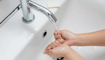تعليم غسل الأيدي