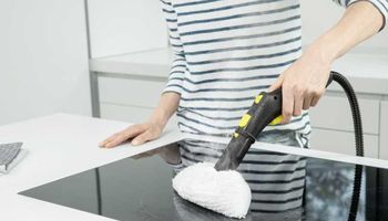  تنظيف الأرضيات