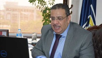 أحمد حسن رئيس جامعة قناة السويس 