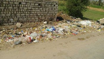 انتشار أكوام القمامة 