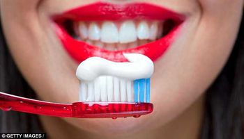 تنظيف الاسنان يقي من هذه الامراض
