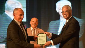 رئيس جامعة بورسعيد يشهد حفل تخريج دفعة 2020 من كلية الهندسة