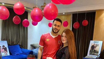 أحمد رمضان بيكهام وزوجته 