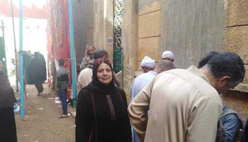 توافد المواطنين للإدلاء بأصواتهم في إنتخابات الإعادة أمام لجان قمبش بمركز ببا 