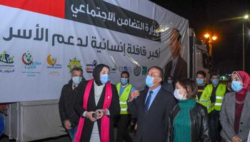 محافظ الإسكندرية يشهد وصول القافلة الإنسانية