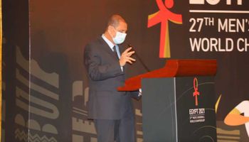 حازم خميس رئيس اللجنة الطبية لبطولة كأس العالم لكرة اليد