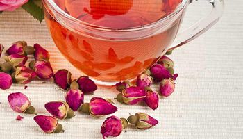 فوائد شاي الورد للنساء
