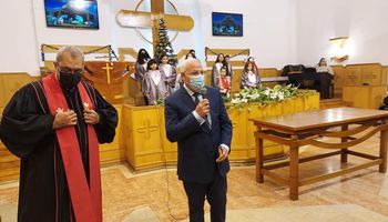 محافظ بورسعيد يزور عدد من الكنائس للتهنئة بعيد الميلاد المجيد 