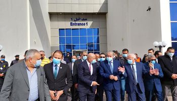وزير التموين يشيد بـ"بازار بورسعيد" الجديد