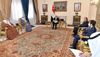 الرئيس السيسي مع وزير الخارجية الكويتية