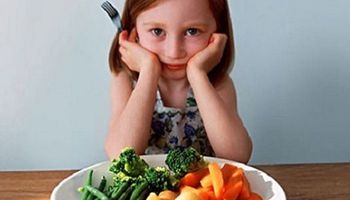 نصائح لتغذية طفلك في سن سنتين