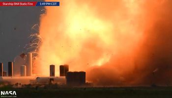 انفجار صاروخ ستارشيب