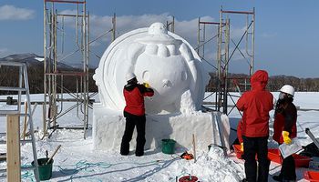 تمثال جينكون للثلج من جينجيسكان