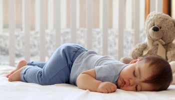 ساعات النوم التي يحتاجها الأطفال
