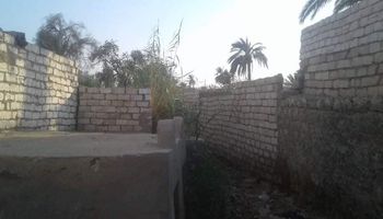 قرى تعانى من مشكلات الصرف الصحى وطفح المياه الجوفية 
