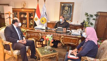 لقاء رئيس مجلس ادارة الشركة المصرية لصناعة السيلكون باسيوط