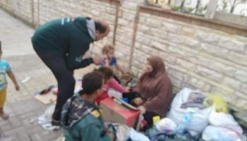 "ليس كل مشرد بلا مأوى".. كيف تتعامل فرق إنقاذ المشردين مع الرافضين لترك الشارع بالإسكندرية