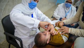 التطعيم ضد مرض شلل الأطفال