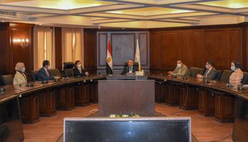 محافظ الإسكندرية مبادرة الرئيس توفر حياة كريمة ل١٣٠ الف مواطن بالمحافظة 